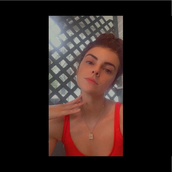 Meet your Posher, Krista - Picture 2 of 9